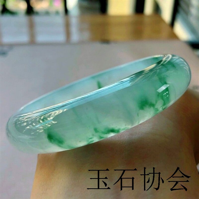 缅甸老坑翡翠手镯冰种飘花翡翠玉手镯冰飘绿女士款翡翠玉镯子包邮