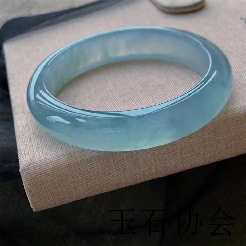 冰种油青飘花翡翠手镯