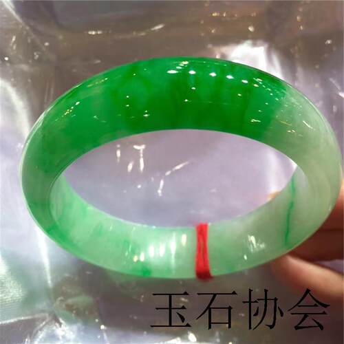 帝王绿宽版油青玉石手镯冰糯种玉