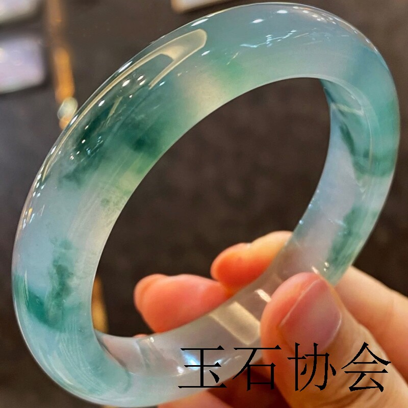 冰种翡翠飘花手镯缅甸老坑冰糯种女士礼品正品贵妃飘绿玉手镯子