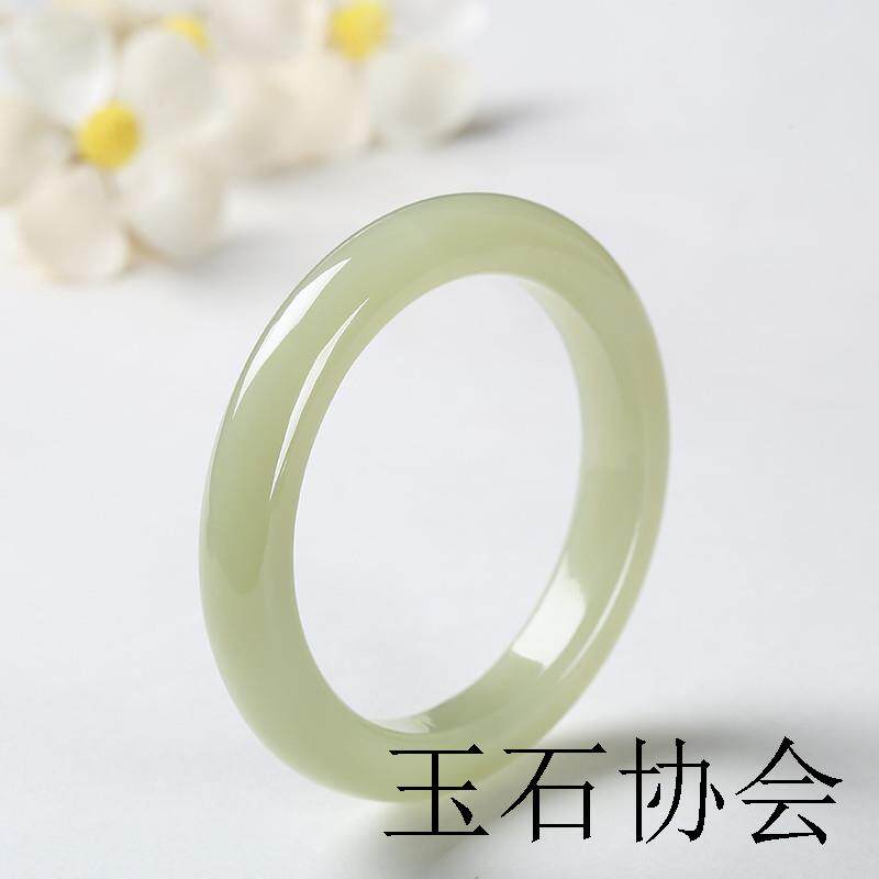 和田玉手镯女款冰底鸭蛋青小细条泥鳅背晴水湖水绿青白玉镯子证书