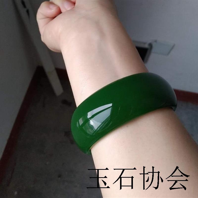 新疆高端和田玉碧玉手镯女款菠菜绿加宽加厚碧玉镯子精品百搭时尚