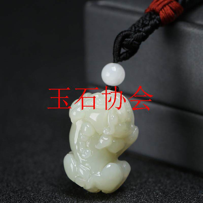 新疆和田玉小霸王貔貅吊坠男款女项链玉石招财转运瑞兽情侣锁骨链