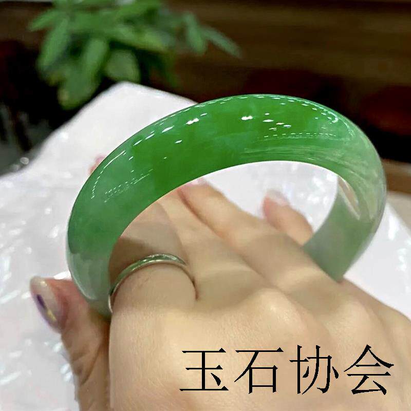高端玉石冰种正阳绿翡翠色手镯缅甸正圈玉环处理白底青玉镯子证书