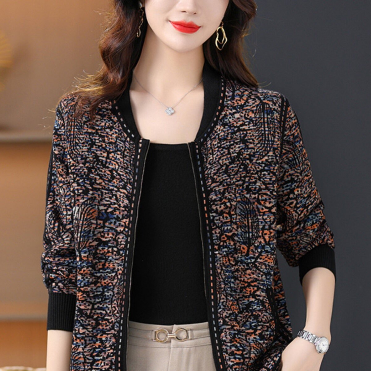 女士短外套秋季2024年新款今年流行中年妈妈洋气针织开衫上衣春秋