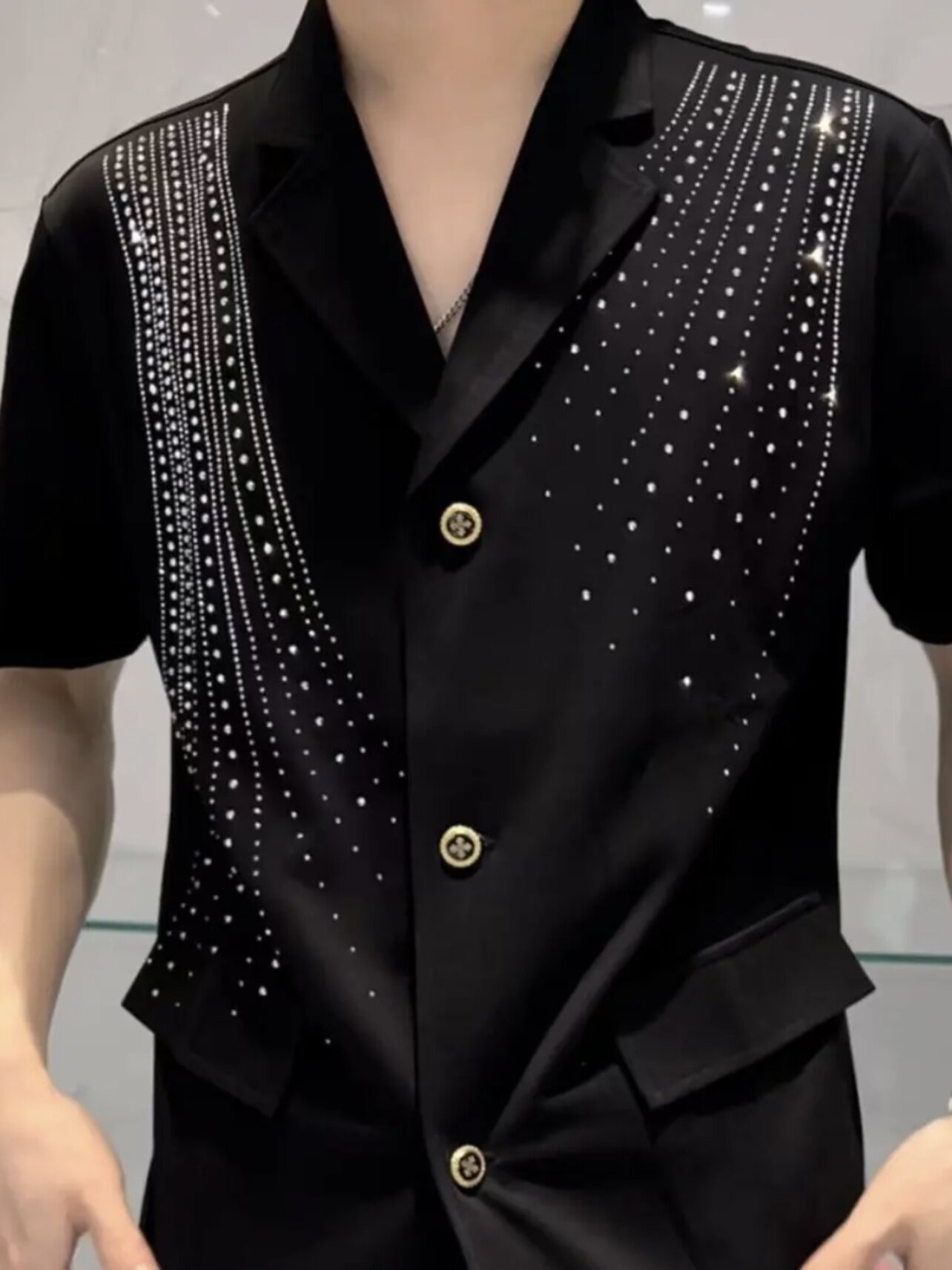 2024 새로운 여름 한국 스타일 패션 브랜드 디자인 핫 다이아몬드 반팔 정장 남자 나이트 클럽 정장 반바지 투피스 세트