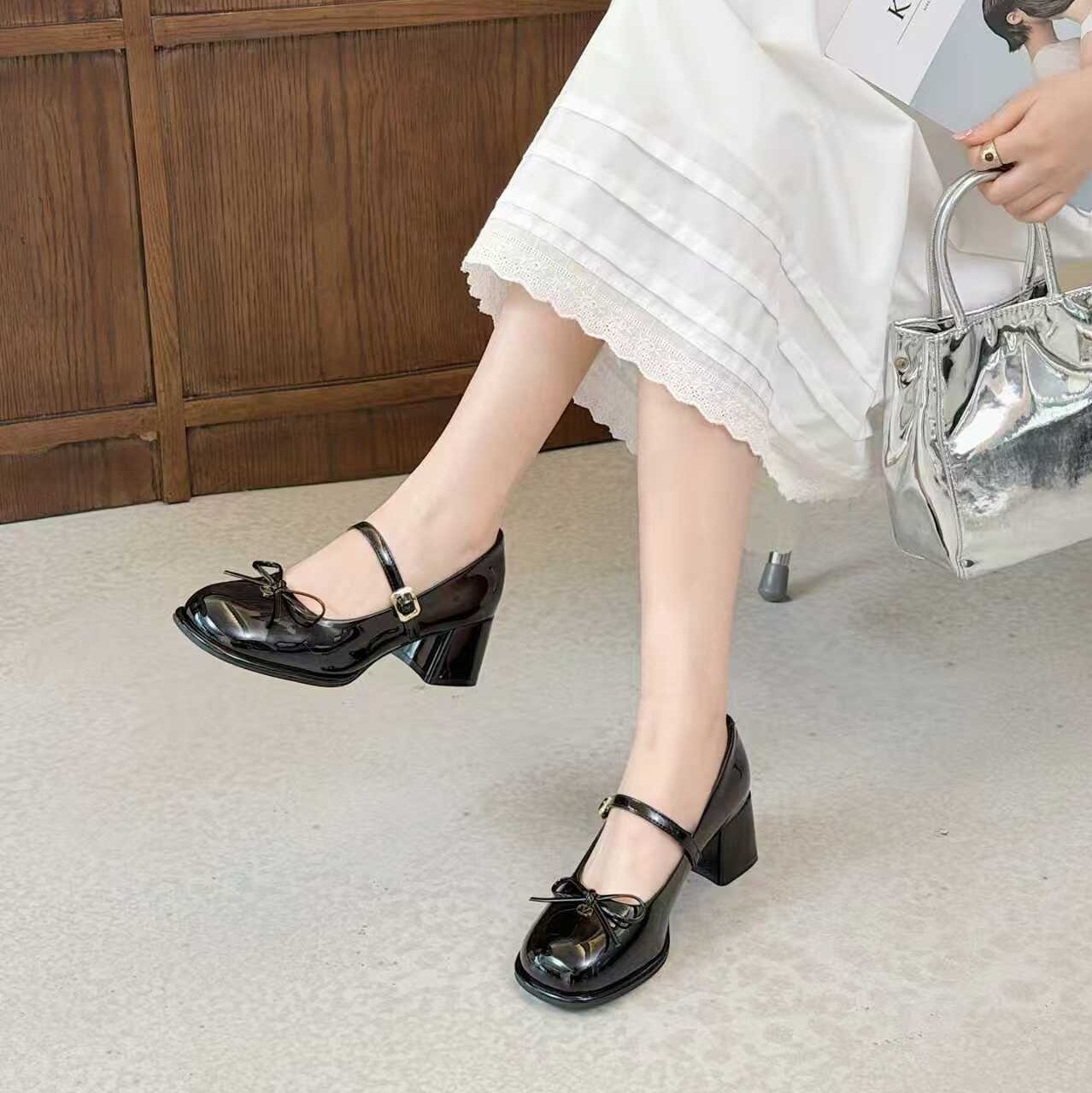 品牌女鞋正品春秋新款漆皮方头蝴蝶结小皮鞋浅口粗高跟玛丽珍单鞋