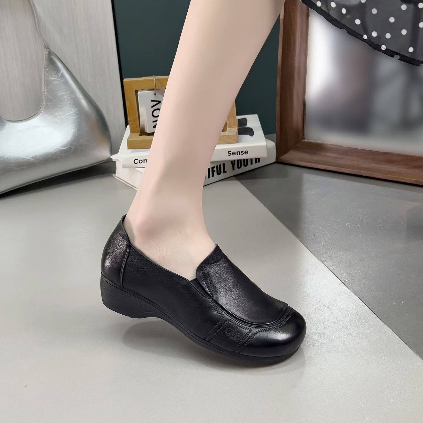 母后女鞋品牌正品新真皮坡跟防滑舒适百搭深口一脚蹬简约大气单鞋