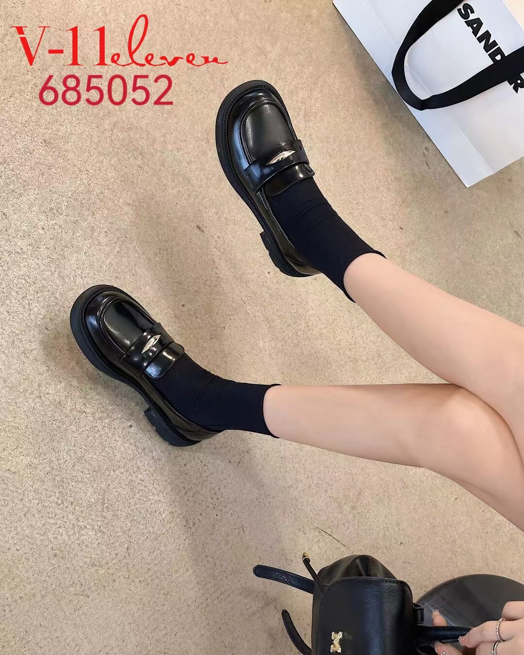 品牌时尚女鞋四季新款粗跟亮皮一脚蹬乐福鞋粗跟舒适百搭单鞋