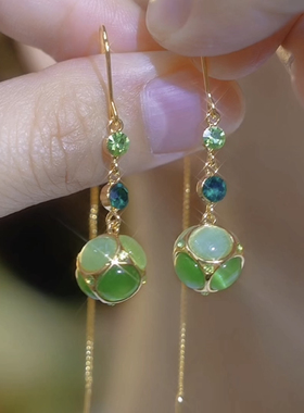 绿色镶钻猫眼石绣球耳线轻奢气质高级感耳饰百搭长款设计防丢耳环