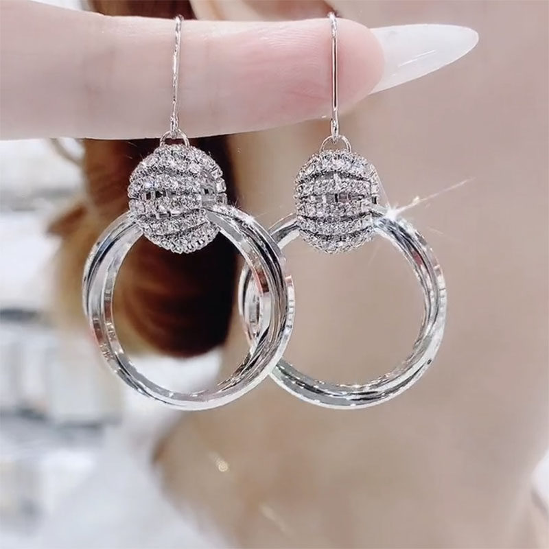 韩国气质大耳圈2026年新款潮夸张显脸瘦高级感圈圈耳环设计感耳饰