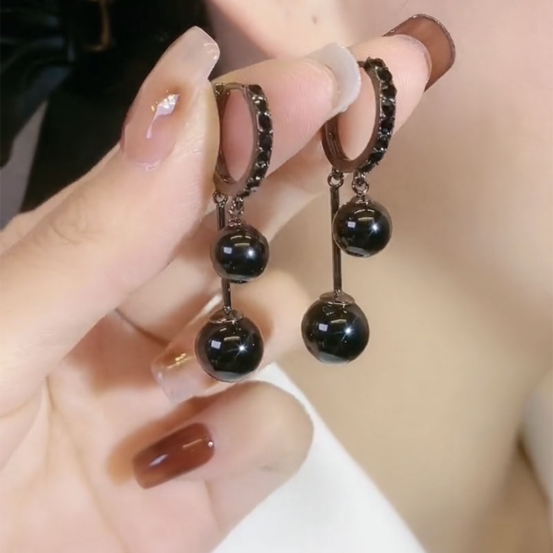 黑色球球珍珠耳环高级感气质耳扣