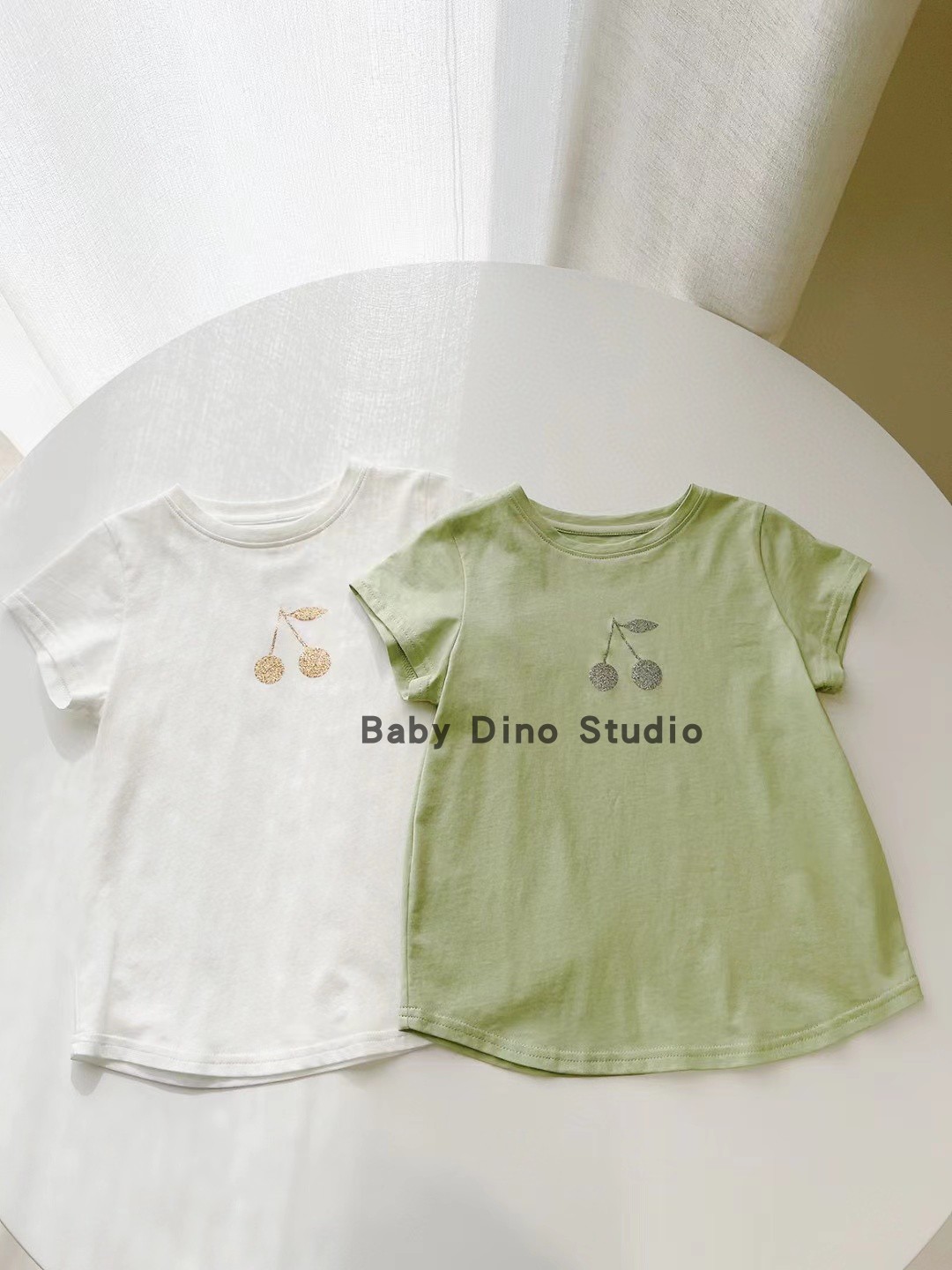 现货Baby Dino定制款女童两色镭射纯棉短袖樱桃圆领T恤上衣
