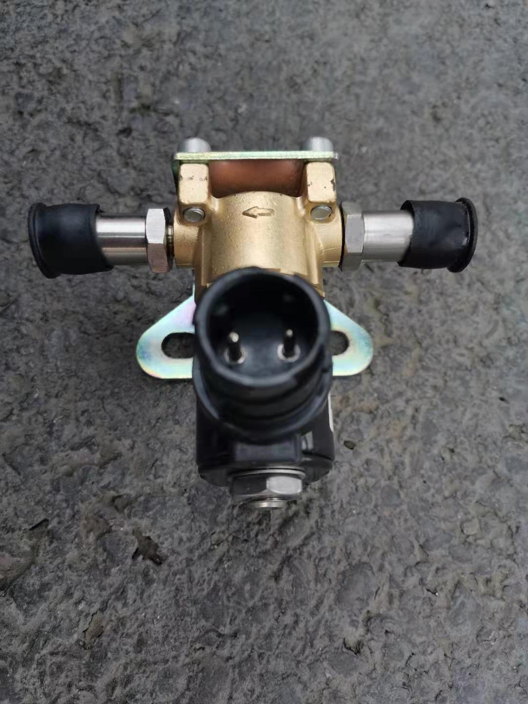 解放 原厂 虎VH 虎VN 虎VR 大王驾到 J6F 麟VH 尿素泵加热电磁阀