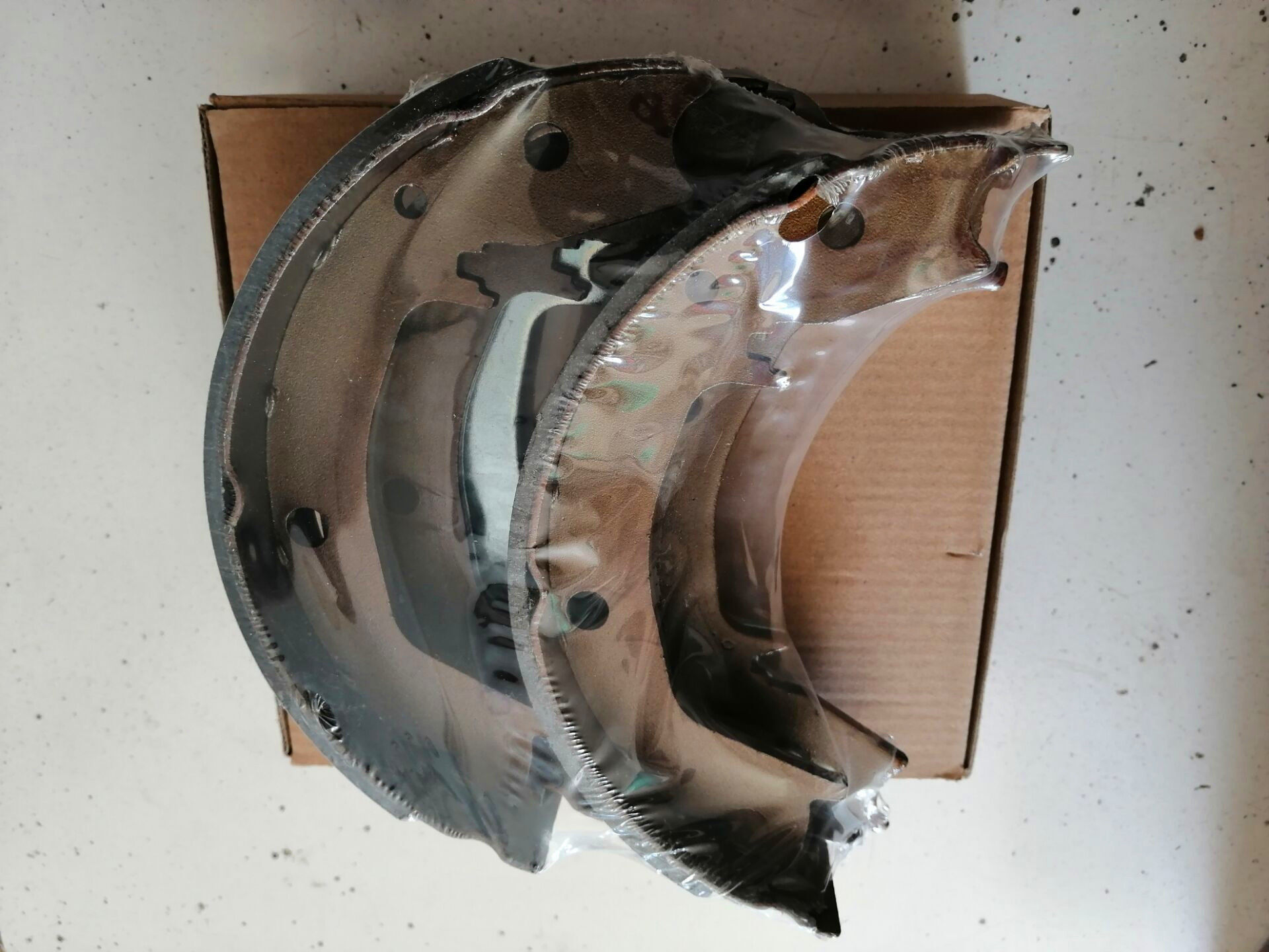 适用于特拉卡圣达菲宝利格手刹片后刹车片制动片刹车配件实物拍摄