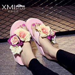 Hàn Quốc thời trang mùa hè dốc đáng yêu với đôi dép cao gót và dép trượt hoa nữ dép vỏ dày dép Muffin