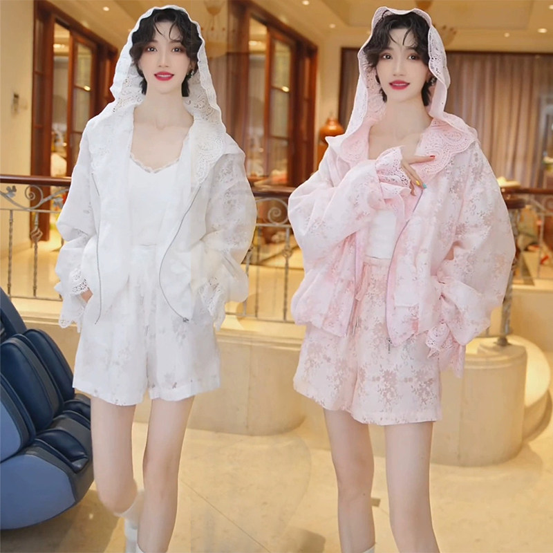 网红防晒时尚套装女2025夏季新款纯色蕾丝提花连帽外套短裤两件套
