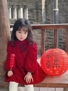中国风女童2024秋冬新款 新年红色加绒旗袍连衣裙女宝宝加厚花苞裙