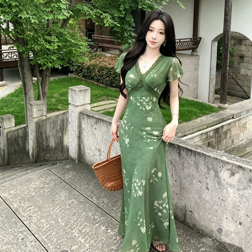 Mimo dk暮紫花庭法式绿色碎花小飞袖连衣裙女春夏蕾丝掐腰长裙