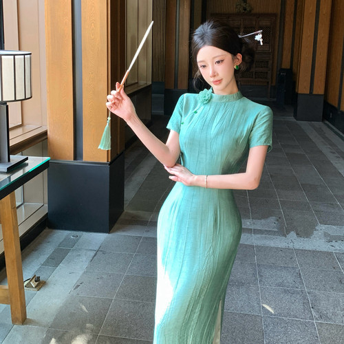 新中式国风绿色立领短袖直筒连衣裙女夏季收腰显瘦气质修身长裙