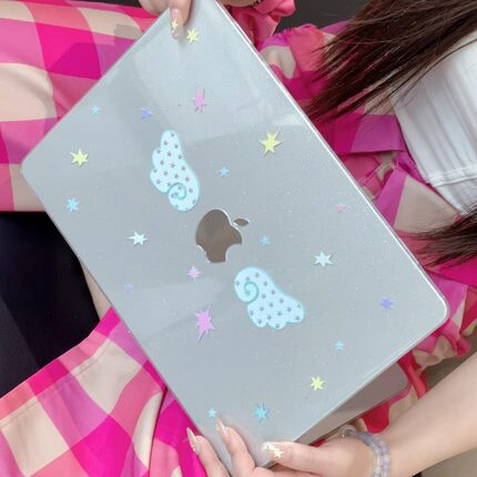 汪三岁「小翅膀」韩风细闪镭射MacBook保护壳苹果笔记本2025款M4pro14寸16寸air13寸M1/M2/M3保护套配件