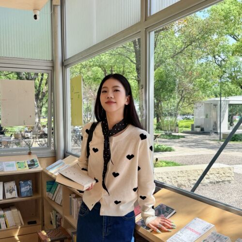 设计感气质圆领薄款毛衣外套