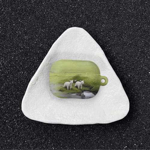 原创绿苔小羊适用于airpods4代苹果耳机保护套airpodspro3/airpods3/2耳机保护壳亮面