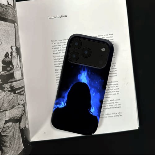 原创氛围感蓝焰背影iPhone17pro手机壳磁吸16p软壳亮面14半包壳苹果15promax全包磨砂硬壳适用三星s24S25