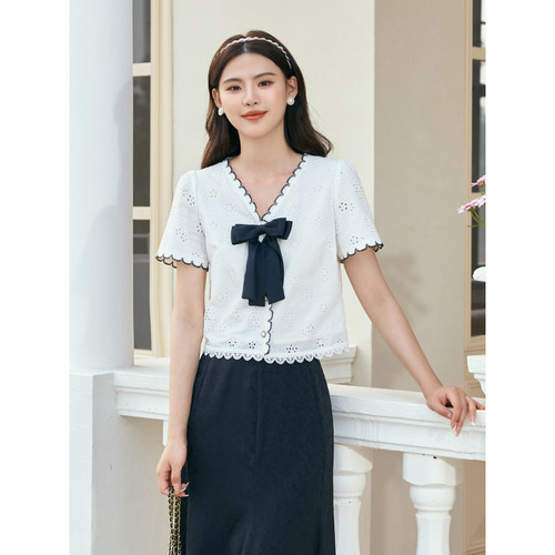 固执夏季新款法式复古刺绣蝴蝶结v领短袖衬衫女10832CS08095