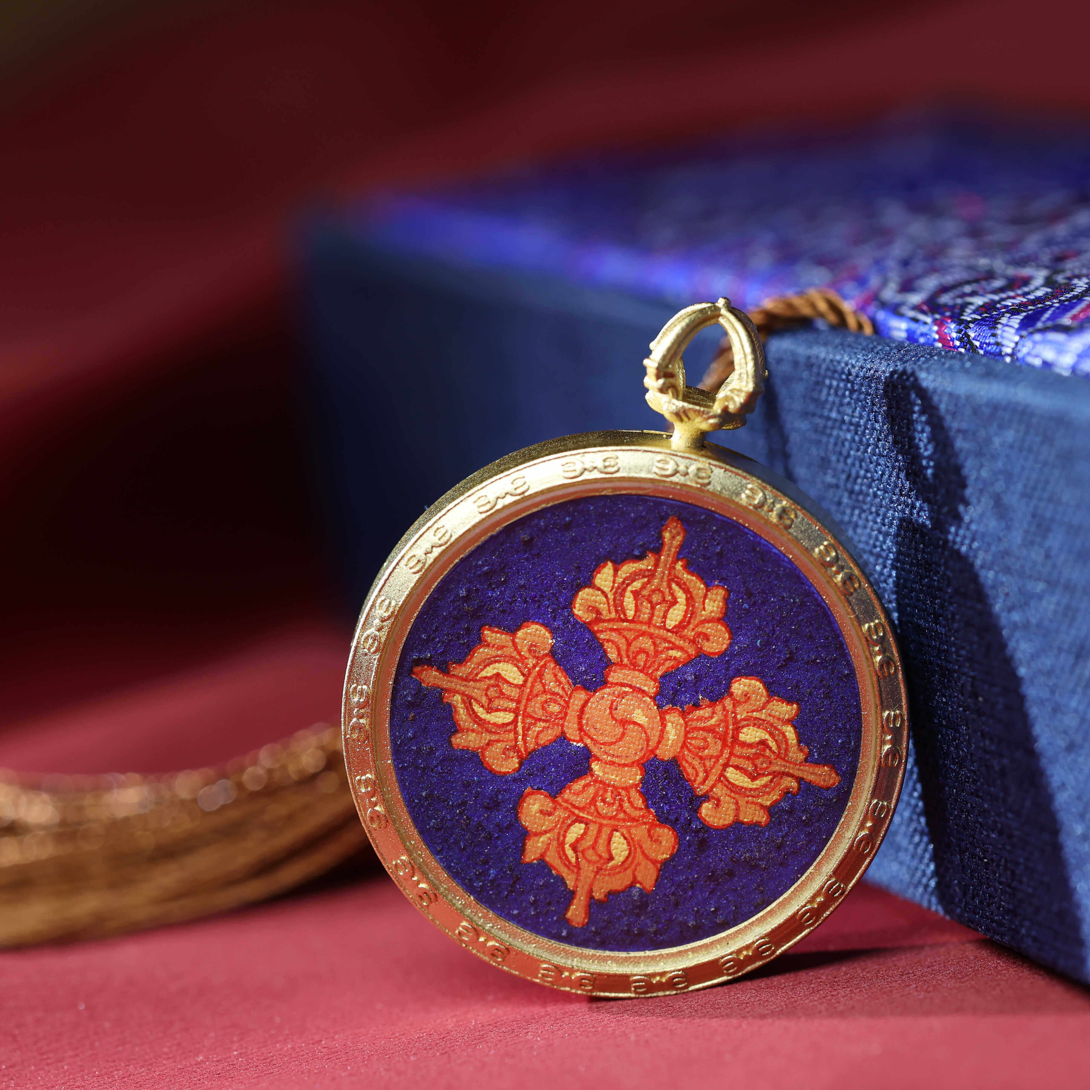 藏传金刚杵七彩琉璃珠能量唐卡