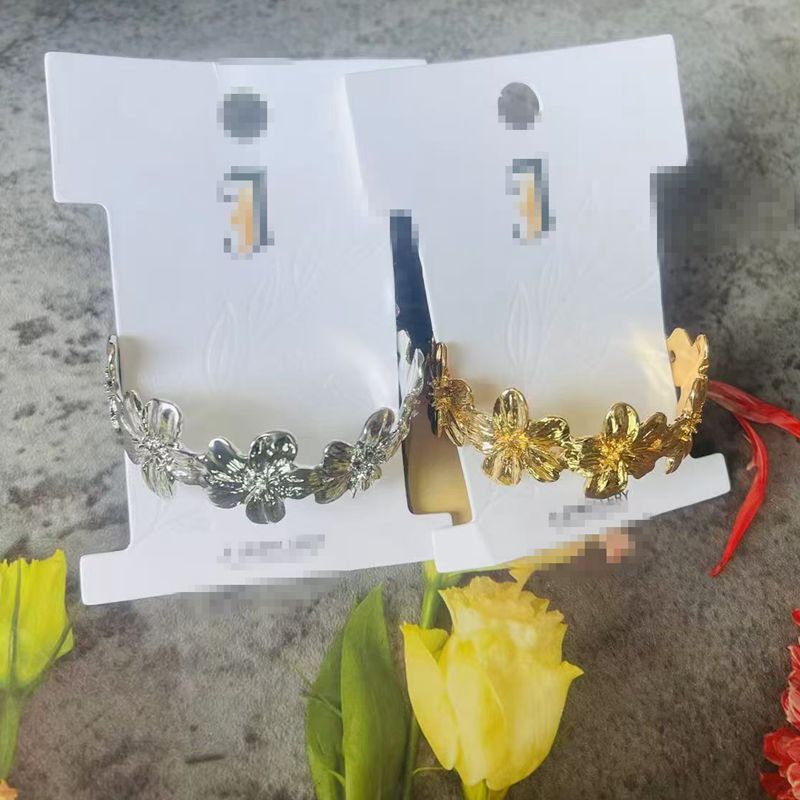 金色花朵镂空开口手镯臂环女轻奢手腕配饰小众臂钏夸张手饰