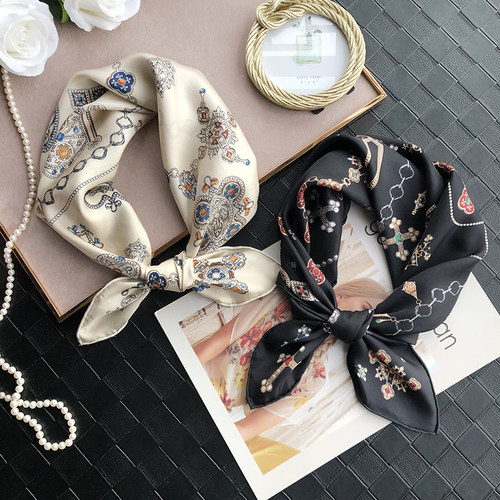 复古法式薄款装饰外搭真丝方巾