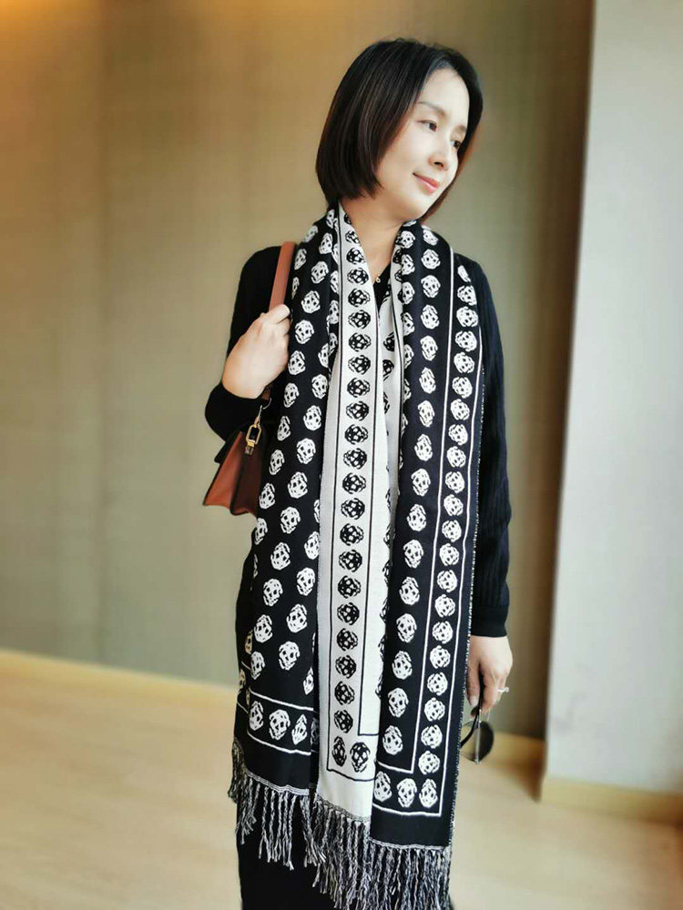 秋冬新款骷髅头围巾拉毛棉质流苏长款柔软保暖韩版披肩百搭女微瑕