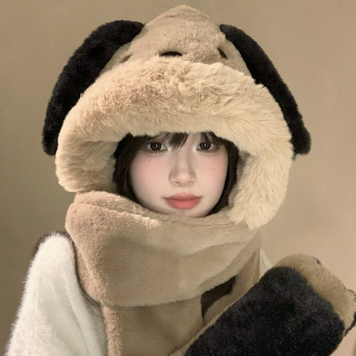 日系棕色帕恰狗毛绒连帽围脖女保暖冬天手套帽子围巾一体三件套