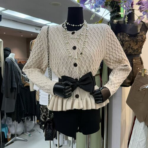 涤纶套头圆领长袖针织衫女