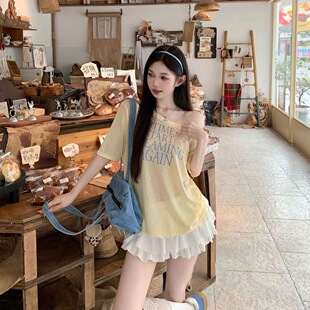 纯色斜肩字母印花短袖韩版斜领T恤女款夏季薄款微透露肩宽松上衣