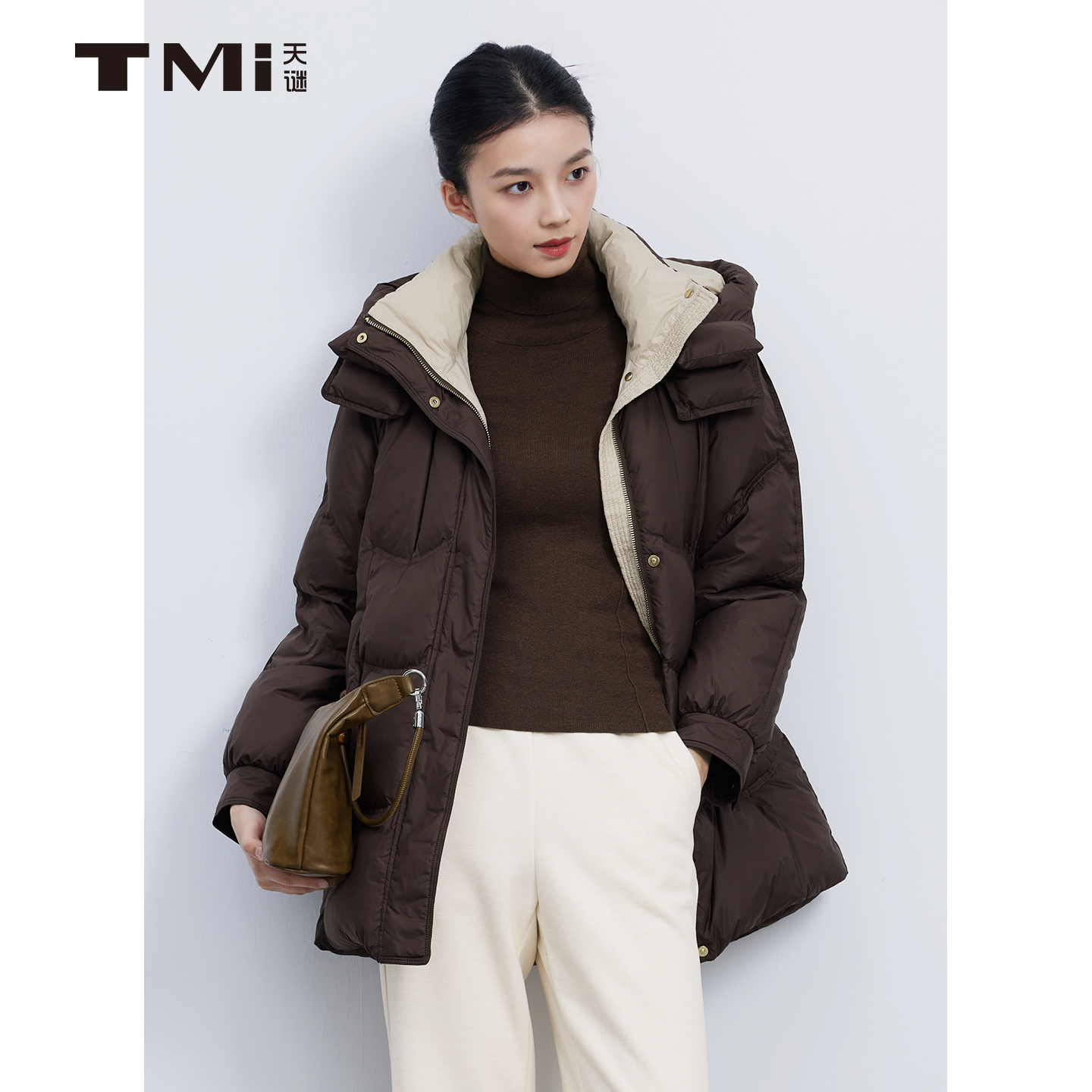 天谜撞色休闲连帽保暖羽绒服