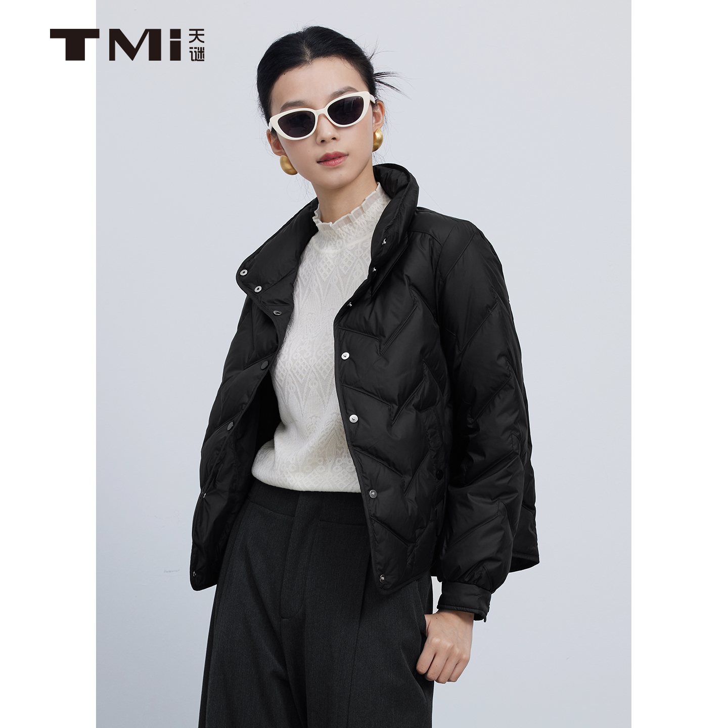 天谜压褶设计轻薄时尚羽绒服