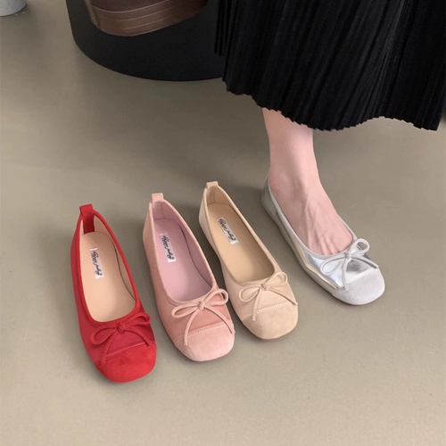 Французские маленькие красные туфли легкие туфли с одиночными туфлями Женская весна и осень Новый Нежный Сказочный Ветер поздно и мягкое плоское дно пирсинг бобов