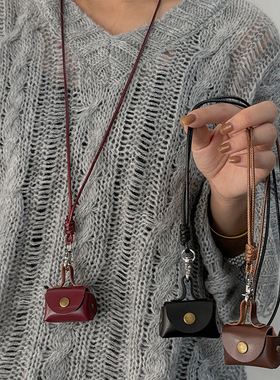 迷你包小巧皮质零钱包挂脖项链小众设计感耳机包长款毛衣链配饰女