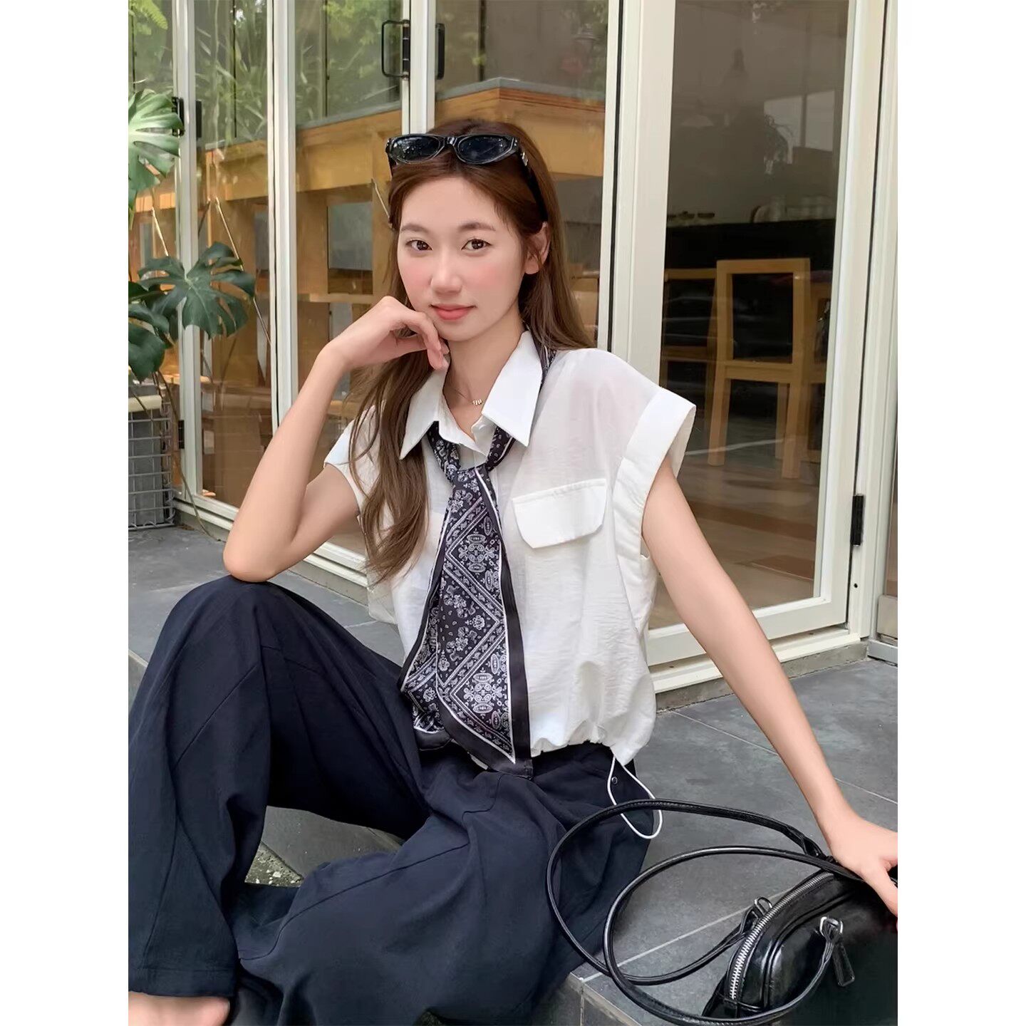 2026新法式通勤风白色短袖衬衫女宽松POLO领丝巾领带装饰气质上衣