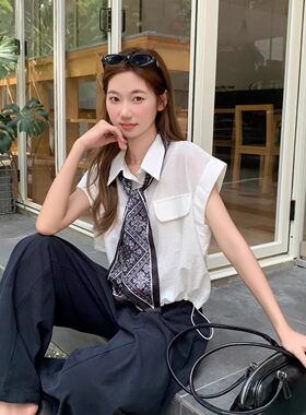 2026新法式通勤风白色短袖衬衫女宽松POLO领丝巾领带装饰气质上衣