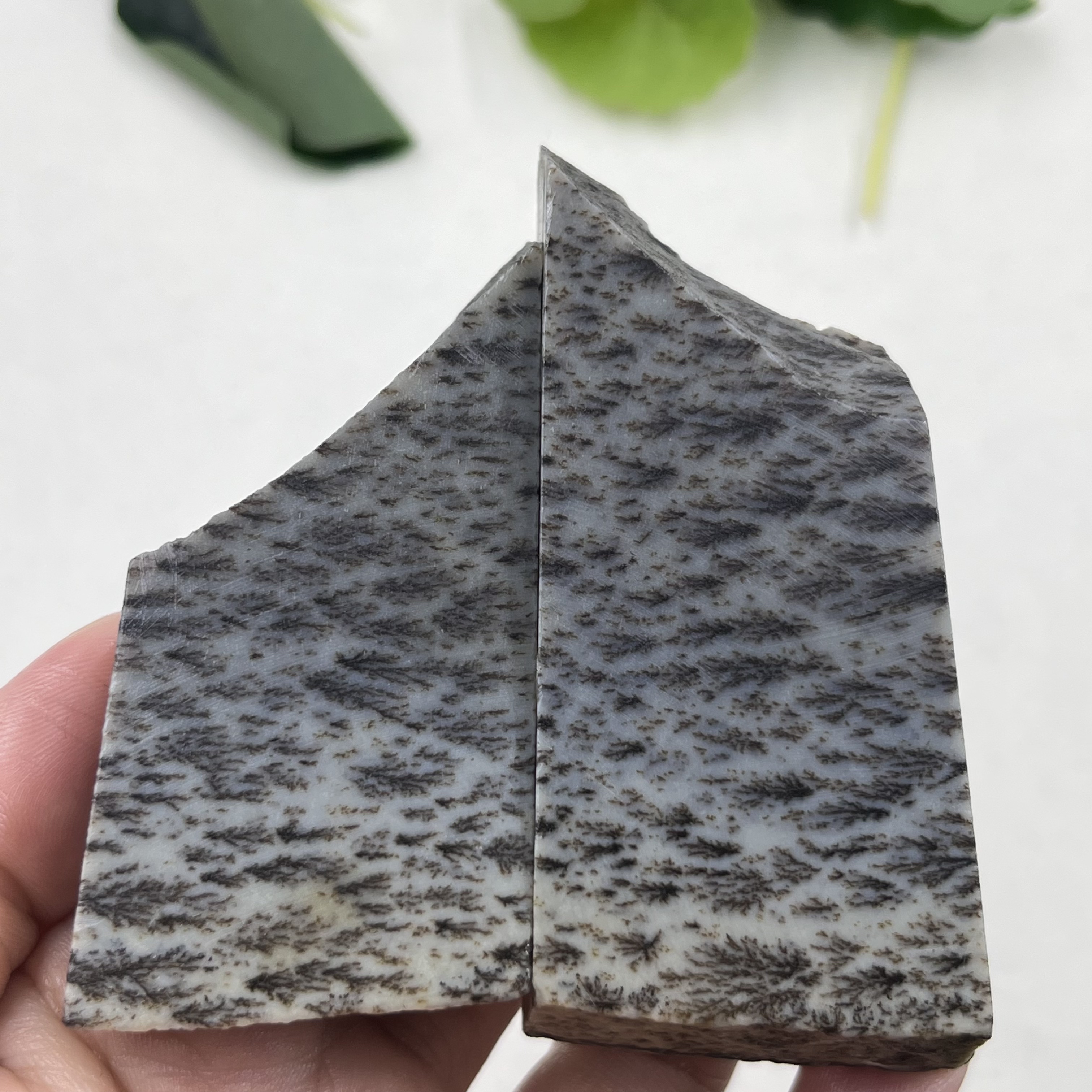 2件价新疆和田玉糖草花意境牌子边角料玉石料下脚料对牌子包邮
