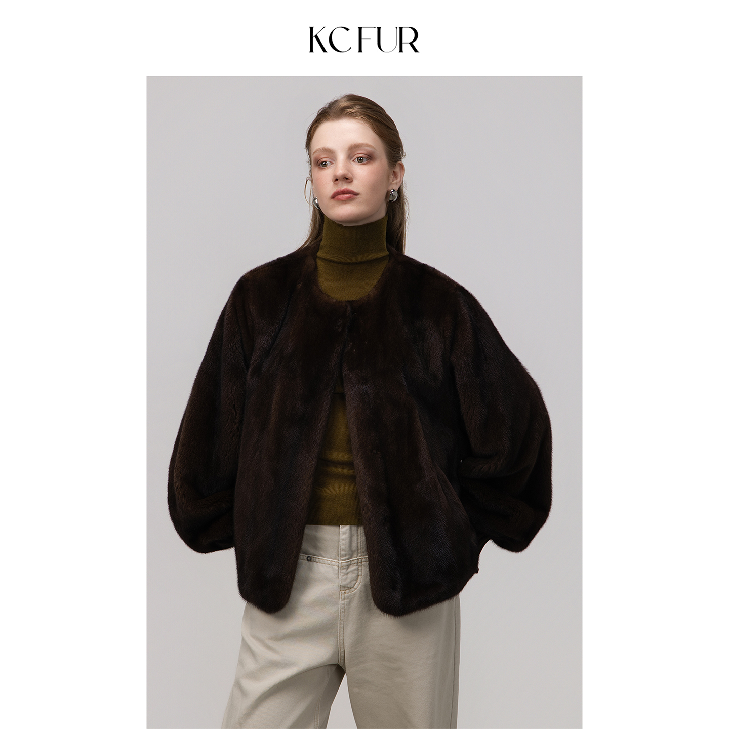 短款时尚年轻圆领纯色水貂外套女