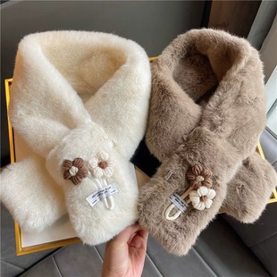 小毛绒清新可爱围巾女秋冬防寒花朵脖套保暖百搭交叉毛毛围脖学生