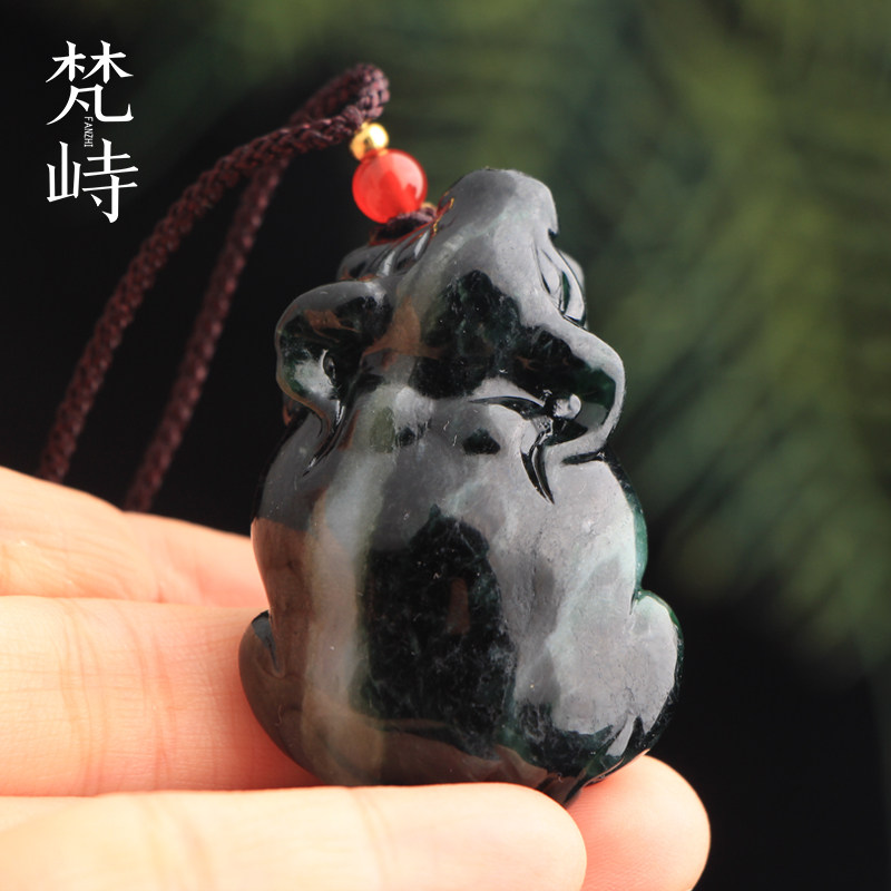 梵峙翡翠生肖牛挂件吊坠乌鸡种