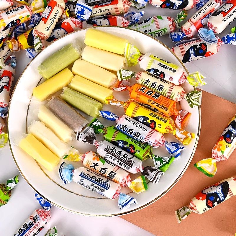 【品牌折扣】年货大白兔小熊罐装280g/九宫格糖果礼盒380g 混合