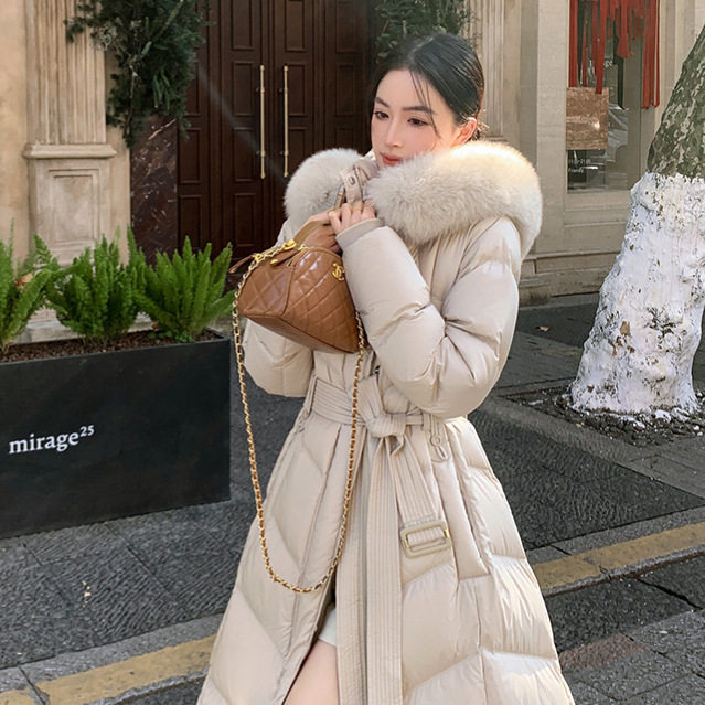2025冬季新款羽绒服女高级感狐狸大毛领长款过膝收腰显瘦保暖