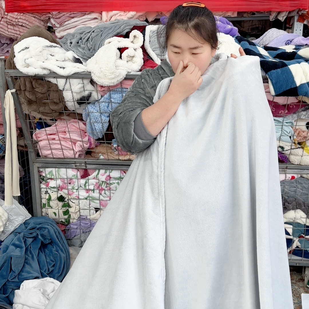 220.240灰宝宝绒毯，脏瑕疵,居家布艺,家纺布艺/布料面料缝制服务,淘宝优惠券,粉丝福利购,淘宝优惠卷