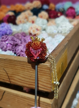 重工陶泥皇冠流苏DIY花球鱼尾玫瑰花窜珠散珠手机链配件直孔饰品